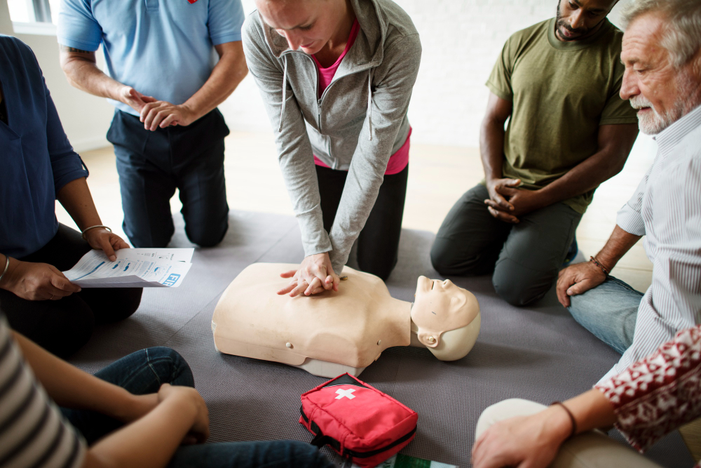 /upl/group-of-diverse-people-in-cpr-training-class.jpg